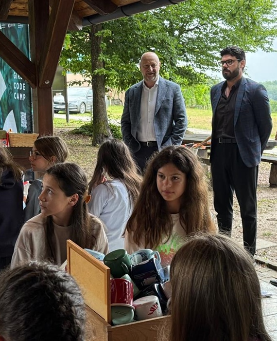 Počinje četvrto izdanje Girls Code Campa: djevojke iz cijele Hrvatske uče o tehnologiji, inovacijama i održivoj mobilnosti
