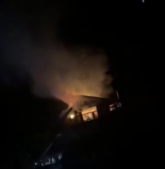 U Zagorju se zapalila obiteljska kuća – u potpunosti izgorjelo potkrovlje