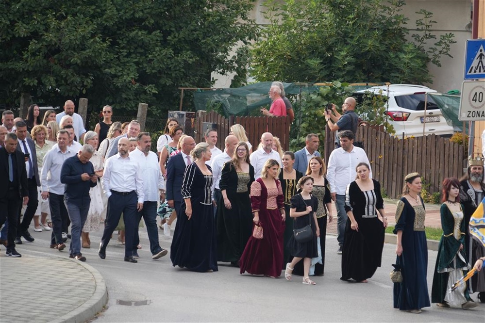 Župan Kolar posjetio Renesansni festival u Koprivnici i sudjelovao u svečanoj povorci