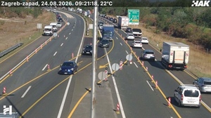 KAOS NA CESTAMA Kilometarske kolone oko Zagreba, nesreće na A3, na A1 gori raslinje