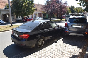 Napravio nered u Međimurju: Pijan s preko dva promila sa sve četiri probušene gume udario u parkirni auto