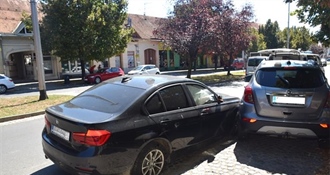Napravio nered u Međimurju: Pijan s preko dva promila sa sve četiri probušene gume udario u parkirni auto