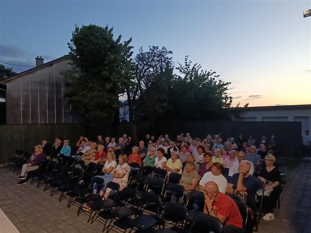 Smijehom i kazalištem završila jubilarna 10. Radobojska ljetna događanja