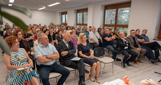 Održana edukacija za ravnatelje osnovnih i srednjih škola Varaždinske županije o postupanju u kriznim i hitnim edukacijama