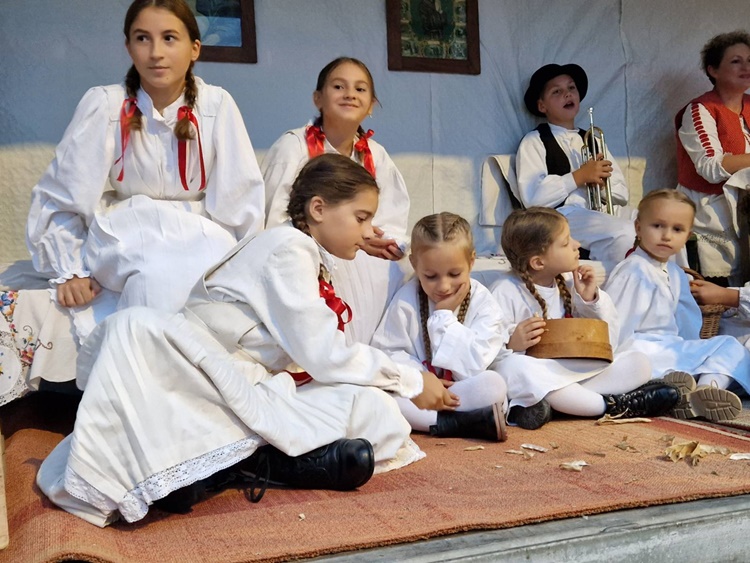 Dani kajkavske riječi u Zlataru: Pajdaško sprehajanje, dječje stvaralaštvo, koncerti Dražena Zečića i Gazdi – donosimo program