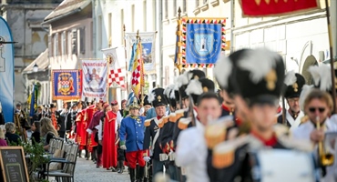Susret povijesnih postrojbi ispunio središte Varaždina tradicijom i povijesnim odorama