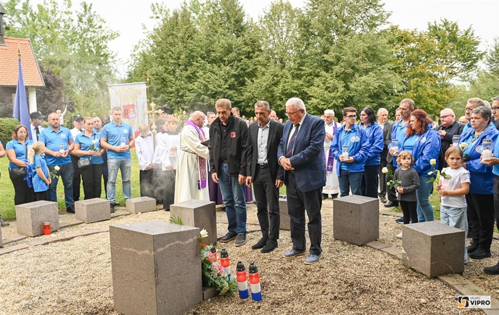 Sjećanje koje ne blijedi: U Otoku obilježena 73. obljetnica tragedije na Dravi