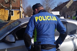 Pijan vozio kamion – policija ga uhvatila u Đurmancu i odvela na triježnjenje