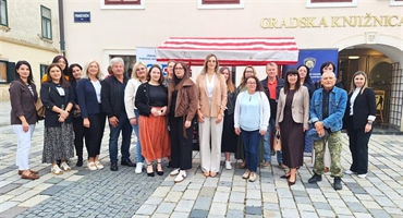 Uz ciklame i dirljive poruke žrtava nasilja u Varaždinskoj županiji obilježen Nacionalni dan borbe protiv nasilja nad ženama