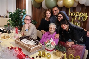 Terezija Mošmondor proslavila veliki jubilej: 100. rođendan čestitao joj i župan Posavec