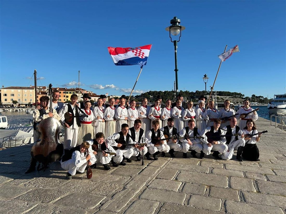 KUD Sveti Križ Začretje na međunarodnom festivalu u Rovinju: Predstavili županiju pjesmom, plesom i ljubavlju prema folkloru