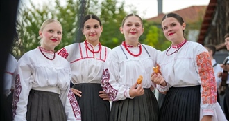 Više od 200 mladih folkloraša okupilo se na 18. Međunarodnim susretima „U bakinom krilu“