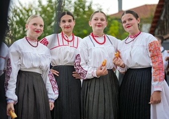 Više od 200 mladih folkloraša okupilo se na 18. Međunarodnim susretima „U bakinom krilu“