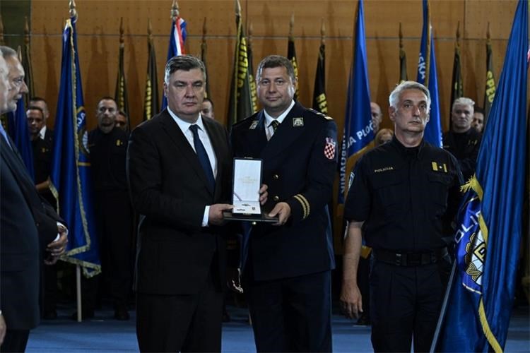 Predsjednik Milanović odlikovao Policijsku postaju Varaždin Redom Nikole Šubića Zrinskog