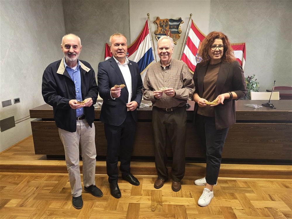 Vrijedan dar američkog antropologa Freda H. Smitha: Županu Stričaku darovao 16 replika kostiju neandertalaca za Interpretacijski centar Špilja Vindija