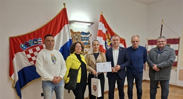 Ponos Varaždinske županije: Župan Stričak priredio prijem za Mateja Križanića i Lorenu Horvat, osvajače medalja iz matematike i boksa