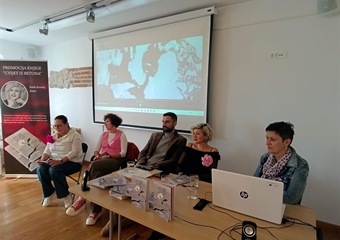 Ružičasti listopad u Radoboju: Predstavljena knjiga „Cvijet iz betona“, autorice Seade Kondo