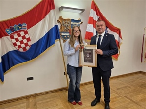 Mila Maretić najbolja je maturantica Varaždinske županije: župan Stričak nagradio izvrsnost, trud i predanost