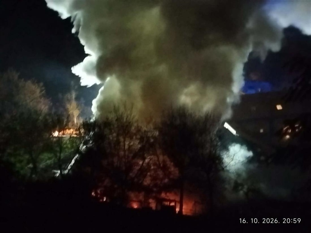 Požar na štali sa životinjama - vatrogasci su na terenu