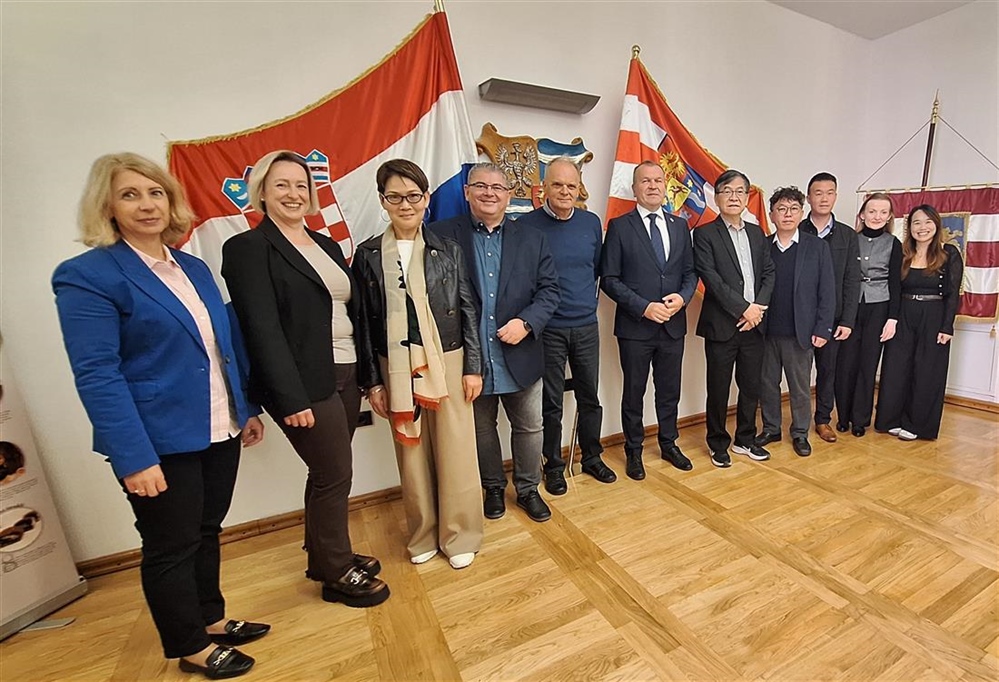 Župan Stričak ugostio delegaciju iz Hong Konga: povezivanje obrazovnih sustava i razmjena iskustava