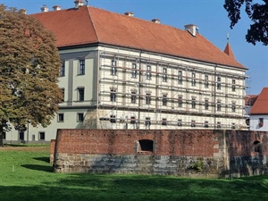 Međimurska županija brine o očuvanju kulturno-povijesne baštine: Započela sanacija dijela pročelja palače Zrinskih