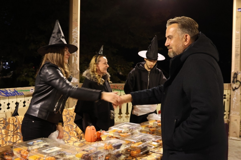 Tradicionalnu humanitarnu prodaju kolača podržao i župan Golubić, skupljena sredstva za pomoć učenicima slabijeg imovinskog stanja