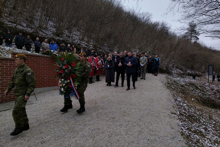 Komemoracija u Podrutama - Prošle su 32 godine od pogibije europskih promatrača: „Svjedočimo o onima koji su izgubili svoje živote, ali i o onima koji su smišljeno učinili zločin”