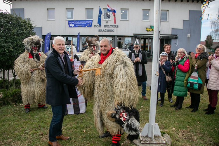 Predani ključevi, podignuta zastava - sve je spremno za fašničko ludilo u Sračincu