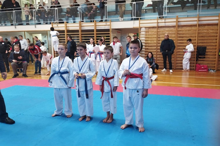 Karatisti i karatistice iz Konjščine u prvom kolu Otvorene lige Karate saveza Varaždinske županije osvojili čak 16 medalja