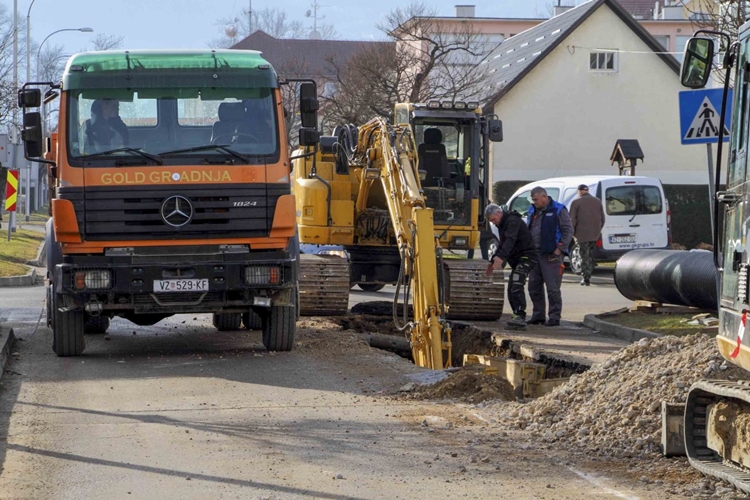 Nastavak Aglomeracije u Ivancu: počeli radovi od križanja Gajeva - Nazorova prema centru Ivanca