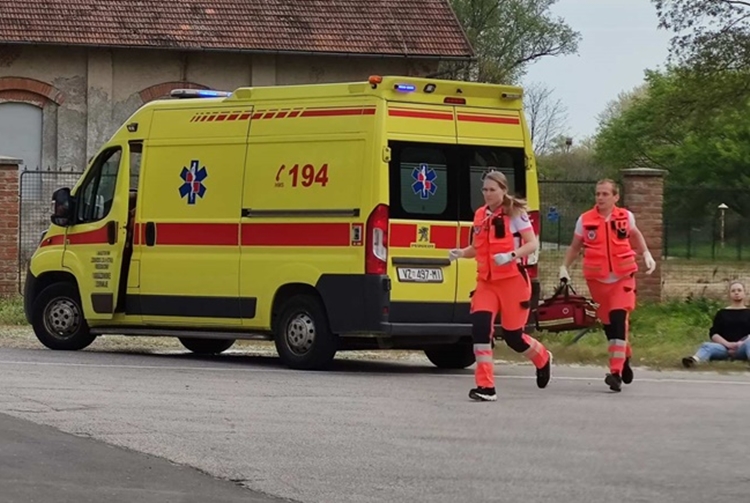 U Turčinu kod Varaždina teška prometna nesreća, ozlijeđene tri osobe