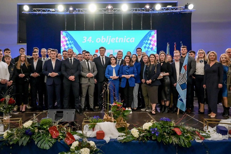 Plenković na 34. obljetnici osnutka HDZ-a u Varaždinskoj županiji: Tuđman je stvorio najvažniju, najveću, najutjecajniju i najodgovorniju političku stranku u političkoj povijesti Hrvatske