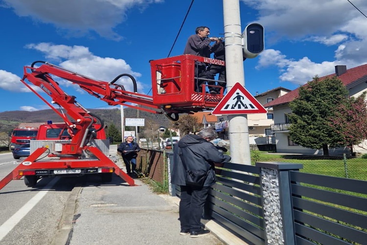 Vozači oprez: Kamere za nadzor brzine postavljene u Pregradi, Đurmancu i Kraljevcu na Sutli