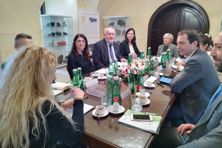 Francuski veleposlanik u posjetu Čakovcu i Međimurskoj županiji, prisustvovao otvorenju izložbe radova djece i roditelja te promociji dvojezičnih slikovnica