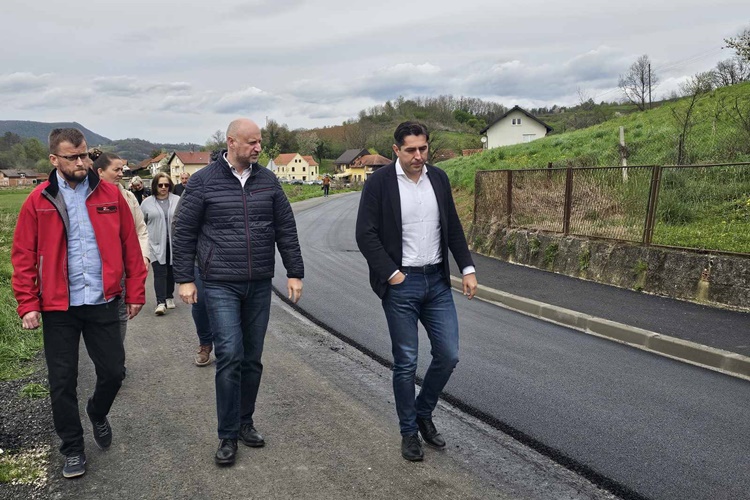 Župan Kolar i gradonačelnik Vešligaj obišli radove na lokalnoj cesti koja spaja Valentinovo i Benkovo