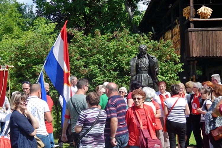 Beogradski gradonačelnik: Josipa Broza vratiti u Kumrovec odakle je i došao, a Kuću cvijeća pretvoriti u Muzej srpske povijesti