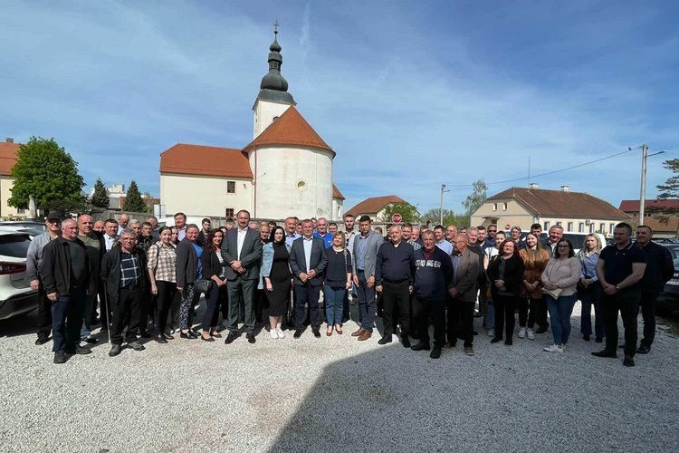 Stričak iz Petrijanca poručio: HDZ nudi daljnji rast i razvoj općina, a SDP bi ih ukidao!!!