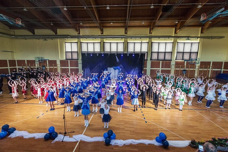 Sobočka mažoret večer u režiji mažoretkinja Male Subotice