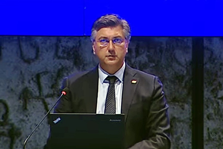 Jedan salon za tetoviranje nudi besplatnu tetovažu Andreja Plenkovića
