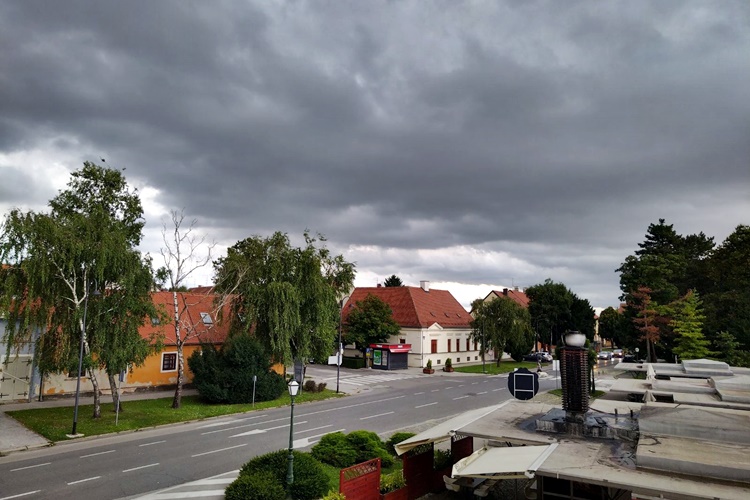 VRIJEME Nema značajne promjene u odnosu na jučer, još danas oblaci i kiša