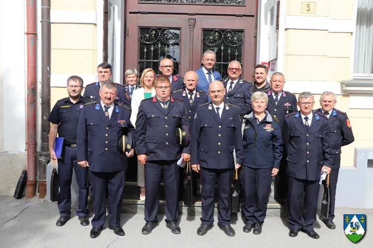 Župan Koren održao prijem za vatrogasce, potpisani ugovori vrijedni gotovo 55 tisuća eura za nabavu opreme