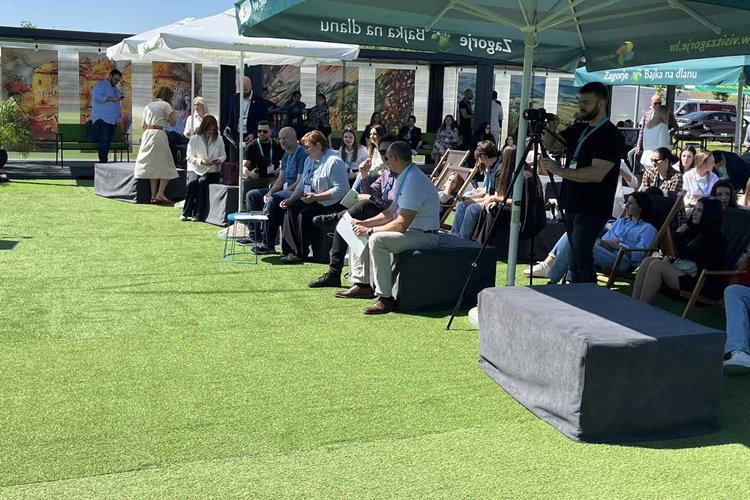 Počela druga konferencija Invest in Zagorje koja je okupila više od 200 sudionika. “Imamo stoljetnu tradiciju u zdravstvenom turizmu, ali ona ništa ne znači bez novih investicija i tehnologija“