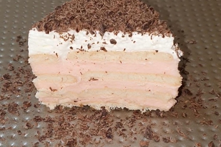 Sigurno volite jagode i čokoladu? Donosimo vam recept za ukusan kolač od jagoda i čokolade  