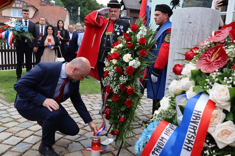 Župan Kolar odao počast povodom 102. godišnjice rođenja doktora Franje Tuđmana: Ponosni smo na našeg Zagorca, prvog hrvatskog predsjednika