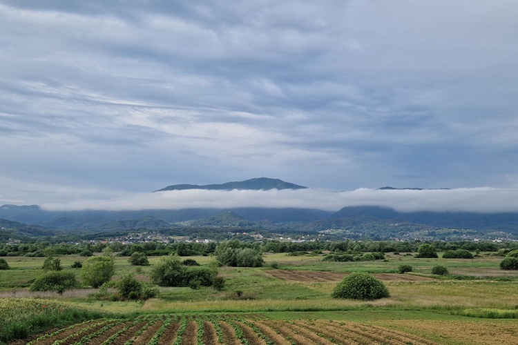 VIDEO: Nesvakidašnja pojava i prirodni fenomen nad Ivancem!!!