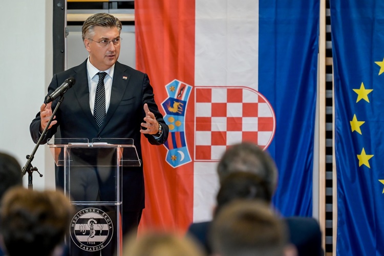 Plenković o obnovi, ali i o Dreletu kao državnom tajniku: Ne znam ništa o tome, samo da smo skupa išli u školu!