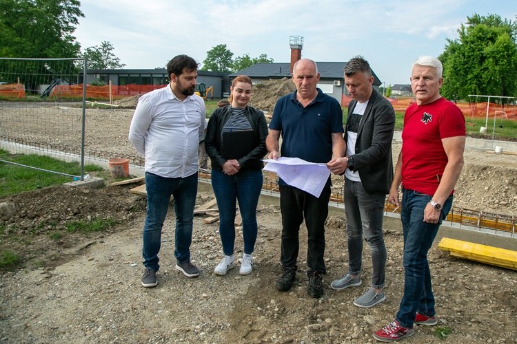 Načelnik Novoselec i predsjednik Općinskog vijeća Lukačić obišli radove na dogradnji dječjeg vrtića u Sračincu