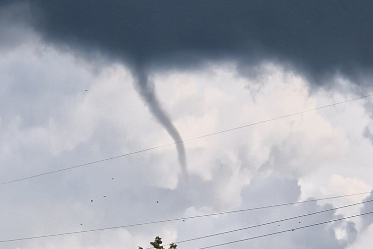 FOTO Nevrijeme stiglo na sjever, u Varaždinu snimljena pijavica!