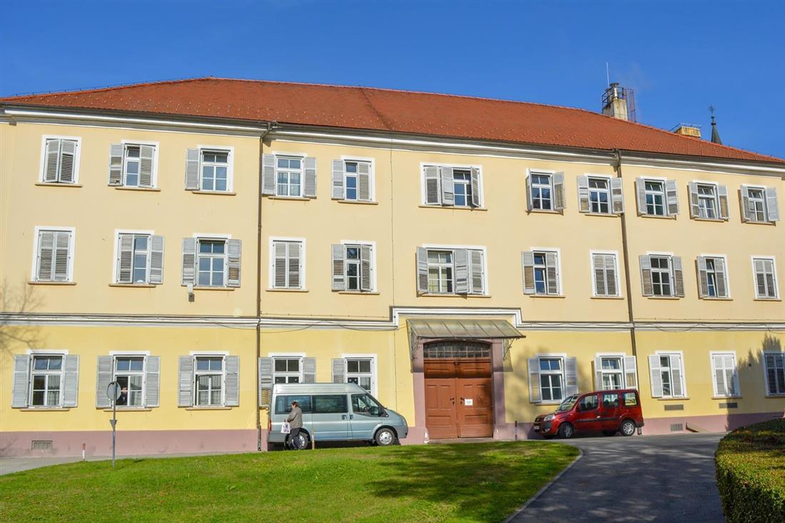 pacijenti-e-tijekom-obnove-stare-zgrade-specijalne