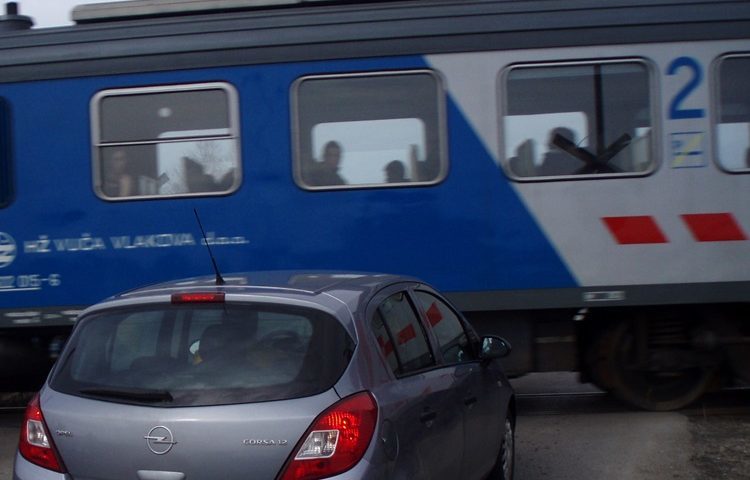 Vozni red za vrijeme elektrifikacije pruge Zabok – Zaprešić.  Novi režim vožnje očekuje po nekoliko tisuća putnika dnevno
